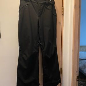 Women’s, Eddie Bauer ski pants in great condition.